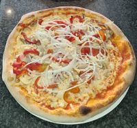 Pizza Nr.10 Tomate K&auml;se Champignon Paprika Zwiebeln Knoblauch (2)