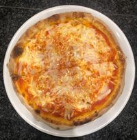 Pizza Nr.12 Tomaten K&auml;seZwiebeln Knoblauch