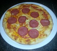 Pizza Nr.2 Tomaten K&auml;se Salami